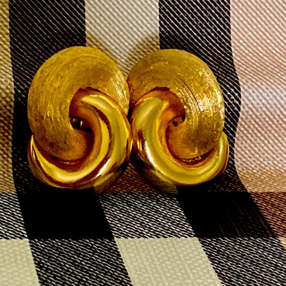 Christian Dior Vintage Signature Clip on Earrings - Picture 12 of 16
